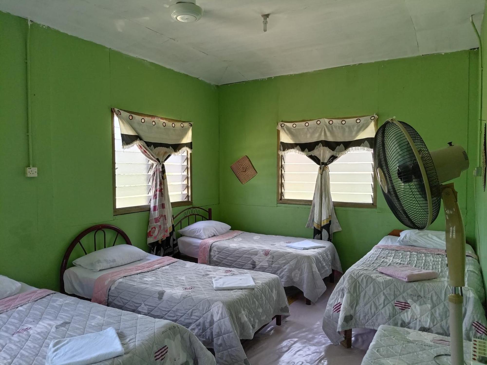 Mulu D Cave Homestay المظهر الخارجي الصورة