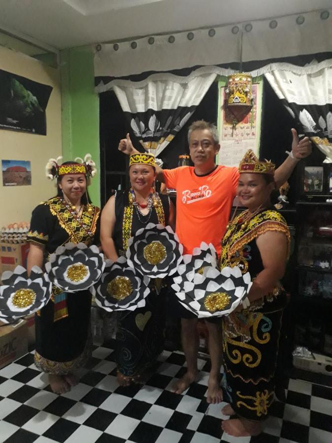 Mulu D Cave Homestay المظهر الخارجي الصورة