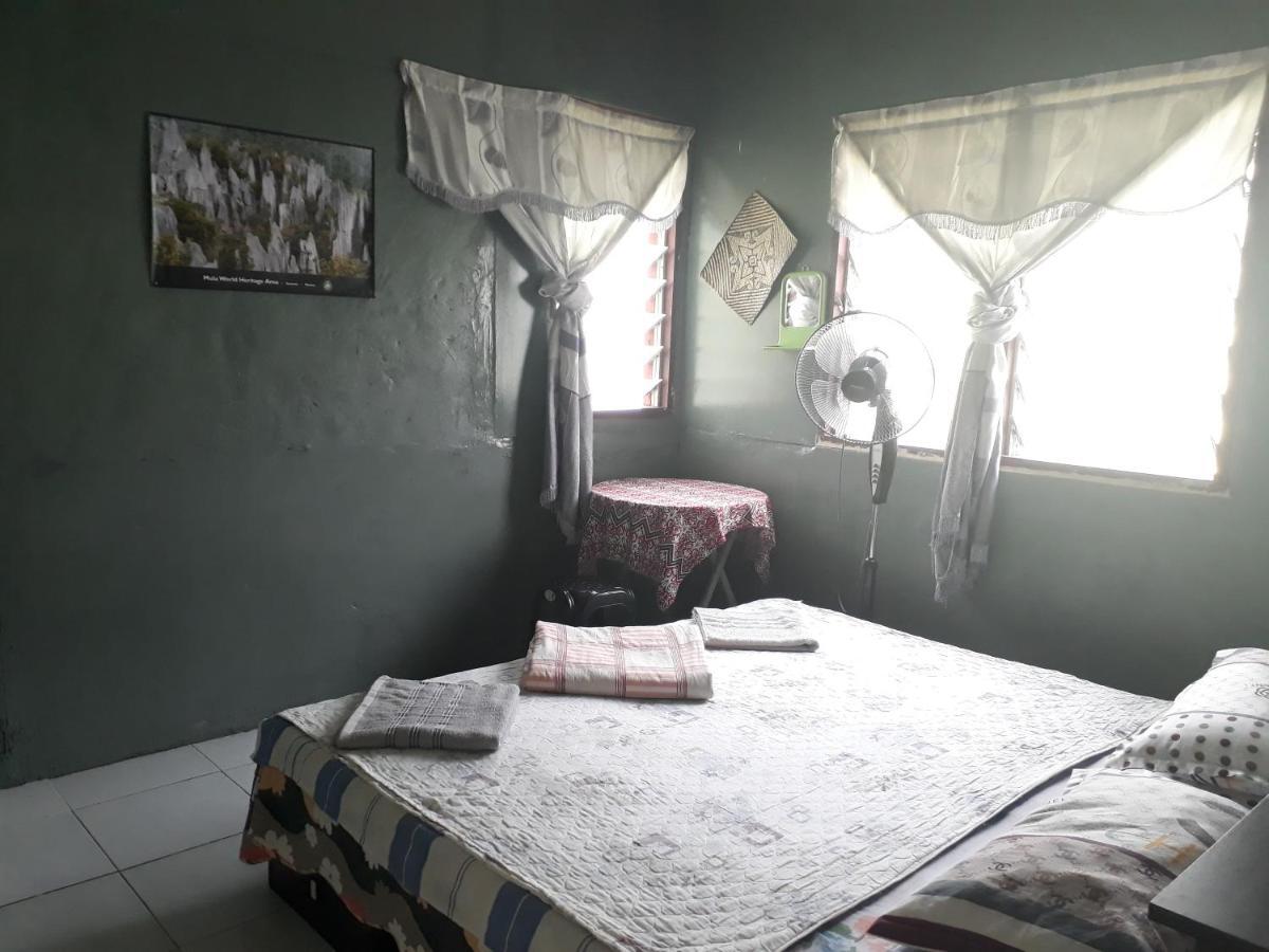 Mulu D Cave Homestay المظهر الخارجي الصورة