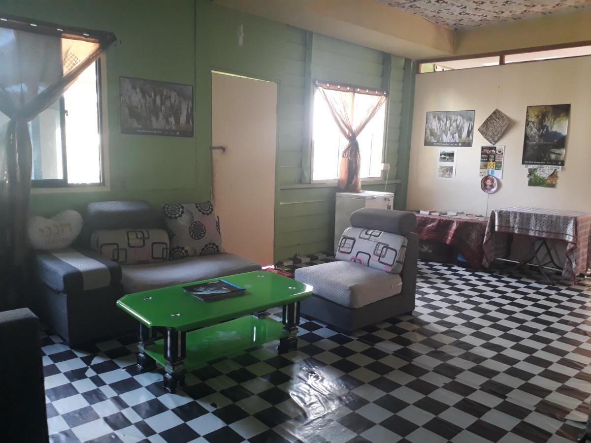 Mulu D Cave Homestay المظهر الخارجي الصورة